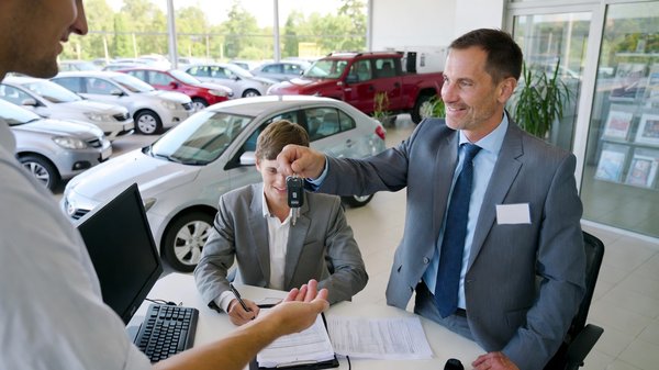 Bien choisir son assurance voiture : conseils et options disponibles
